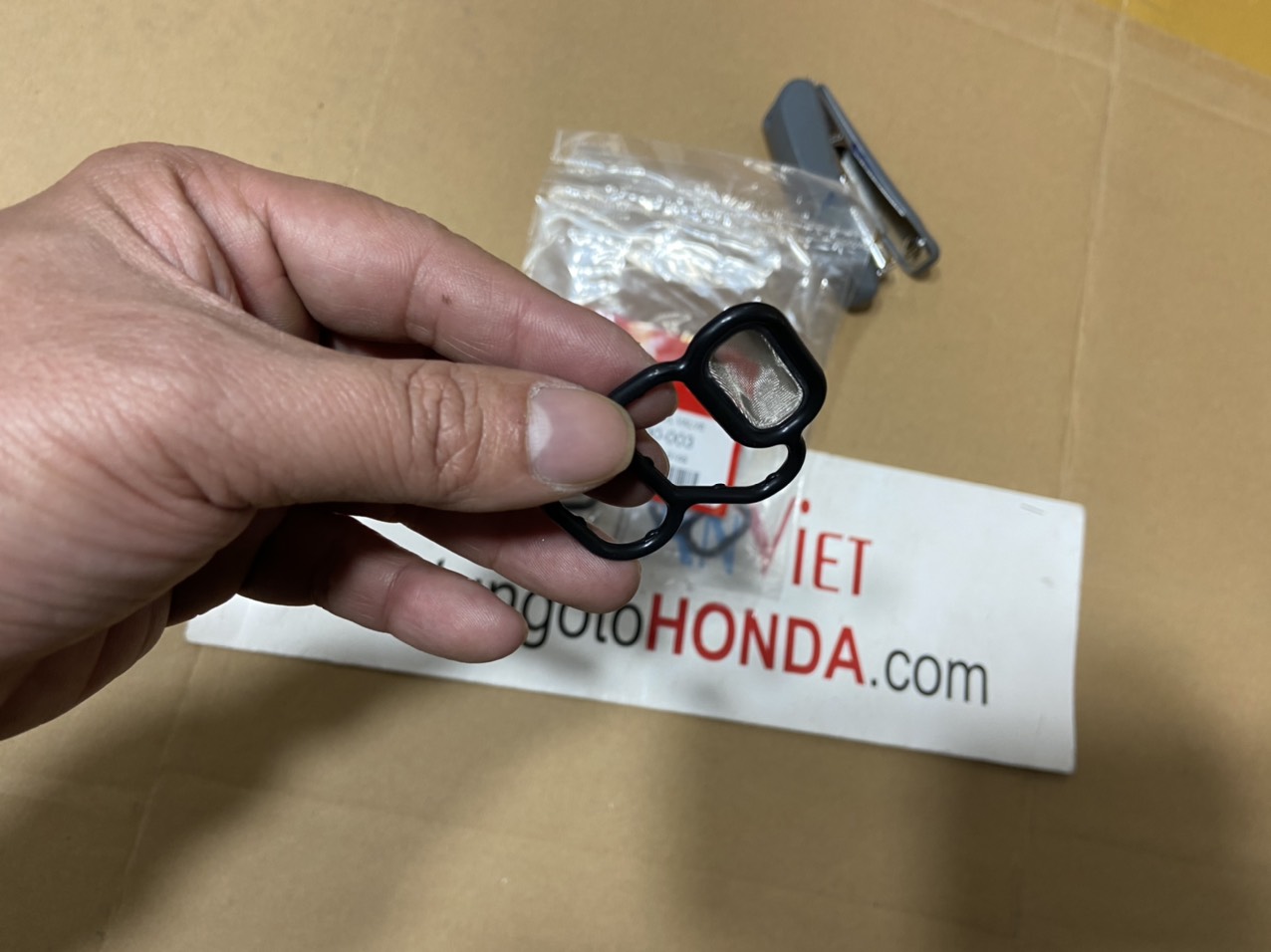 Lọc ở van Spool xe Honda BRIO